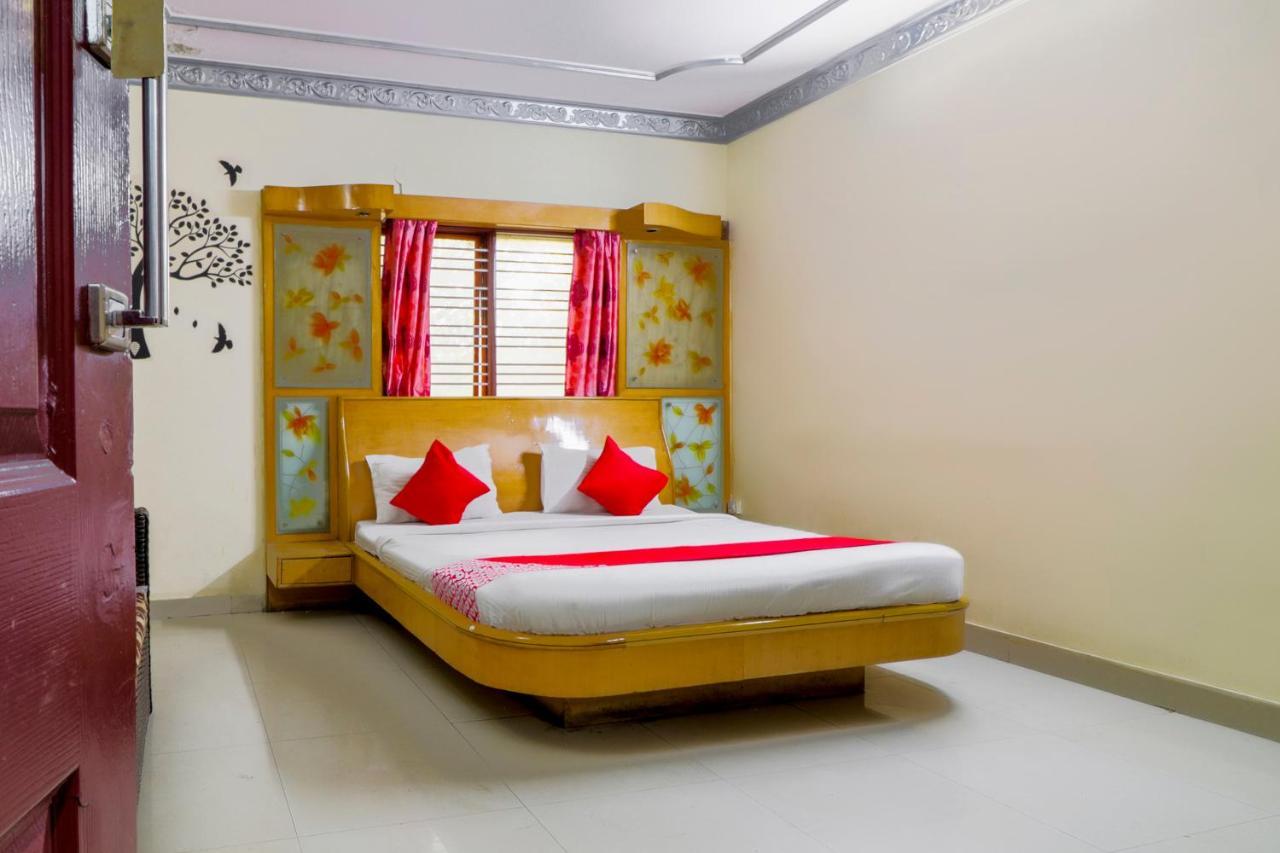 Oyo 71675 New Aishwarya Comforts Hotel Bangalore Luaran gambar