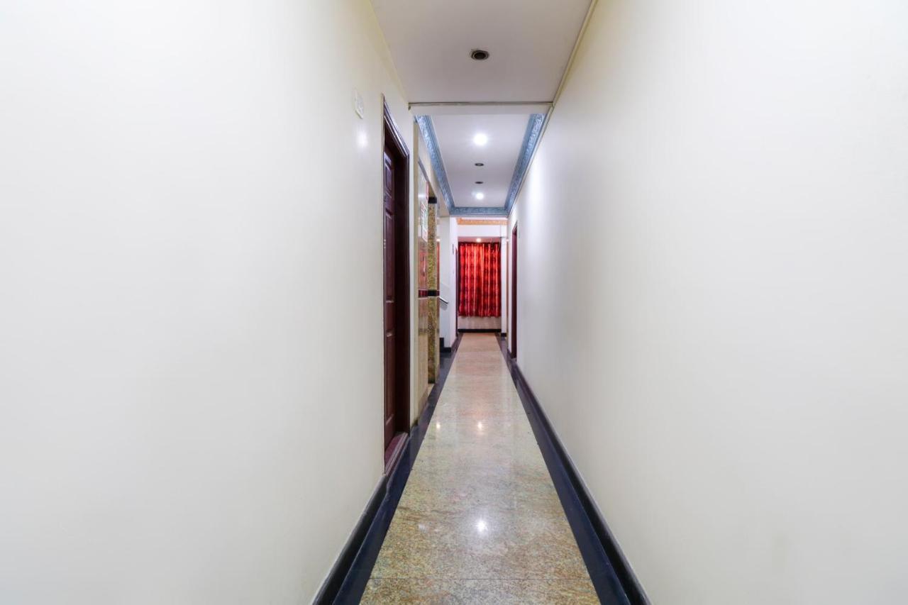 Oyo 71675 New Aishwarya Comforts Hotel Bangalore Luaran gambar