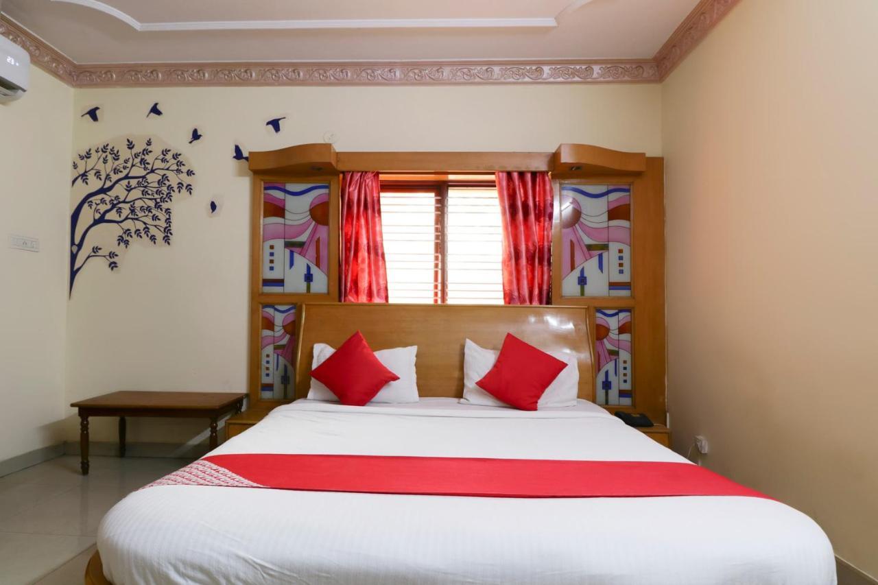 Oyo 71675 New Aishwarya Comforts Hotel Bangalore Luaran gambar
